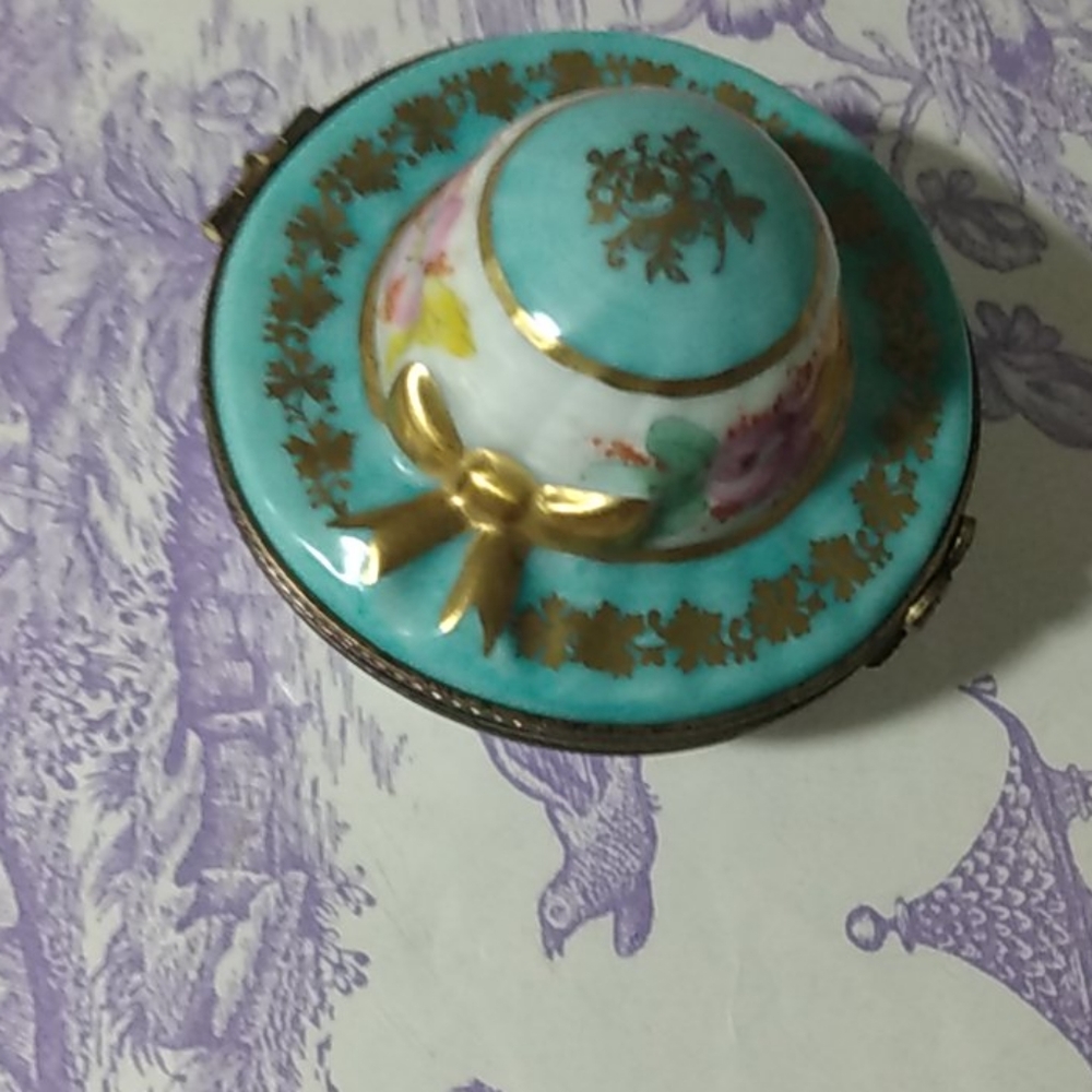 Beautiful Limoges Box - Picture 2 of 11